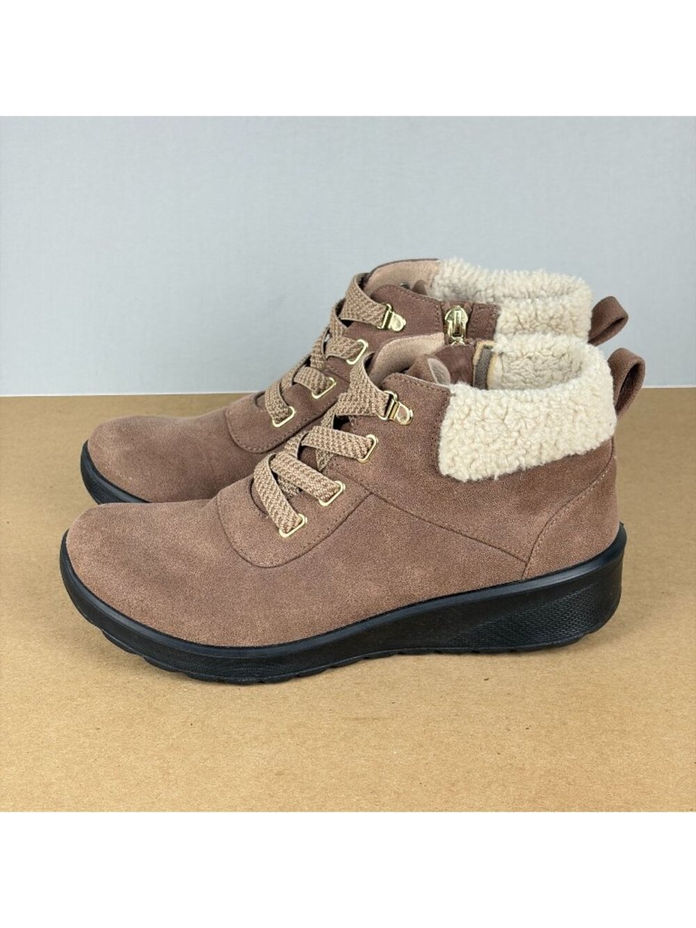 Bzees Generation Ankle Booties Womens 8 Light Brown Lace Up Collared Casual